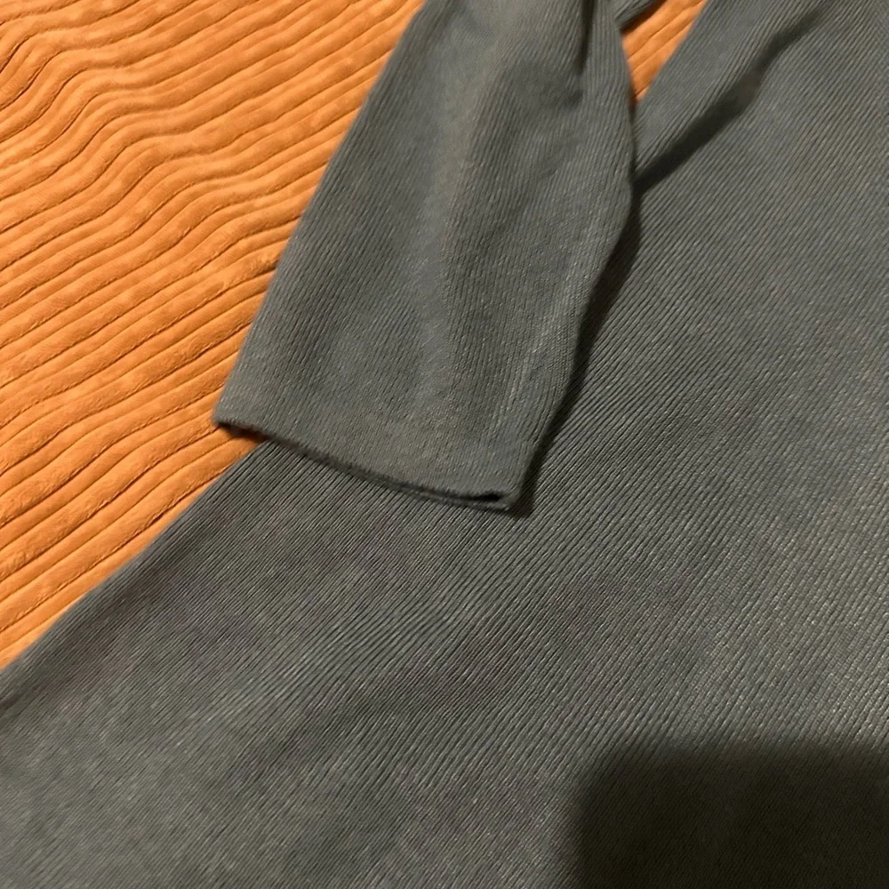 Dress Barn 3/4 sleeve sweater